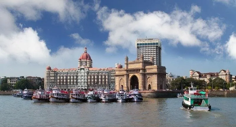 Mumbai sightseeing tour from Goa with flight and train
