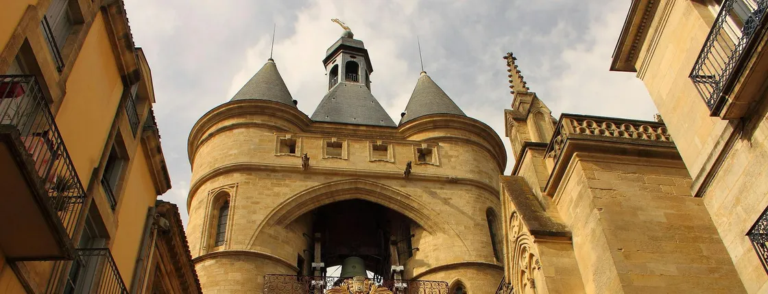 Private guided walking tour of La Rochelle