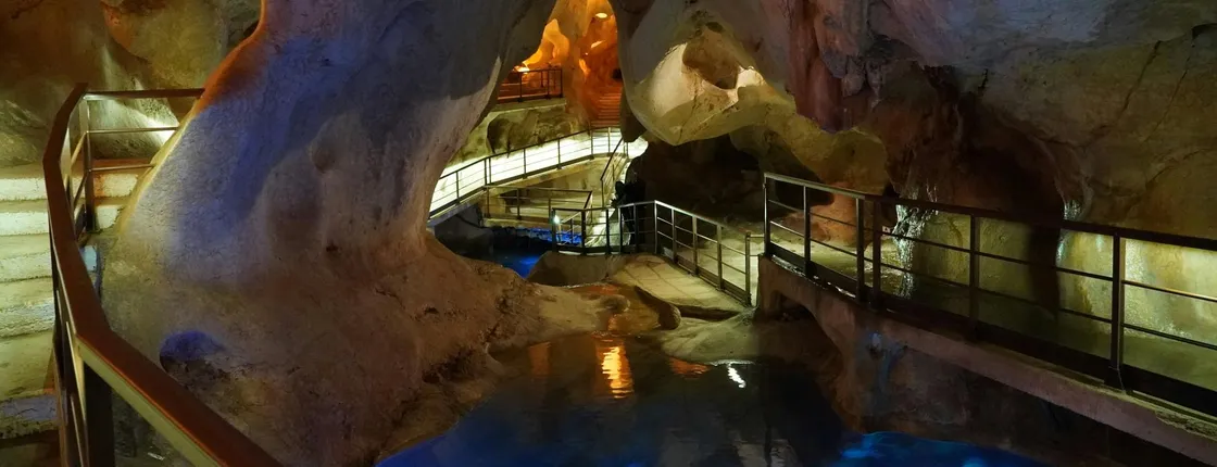 Treasure Caves eco-friendly tour by electric car in Malaga