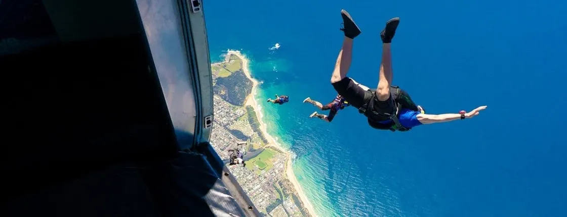 15,000Ft Wollongong Skydive in the Week with Transfer from Sydney