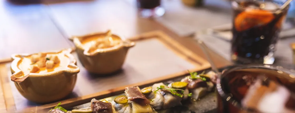 Granada tapas crawl guided tour
