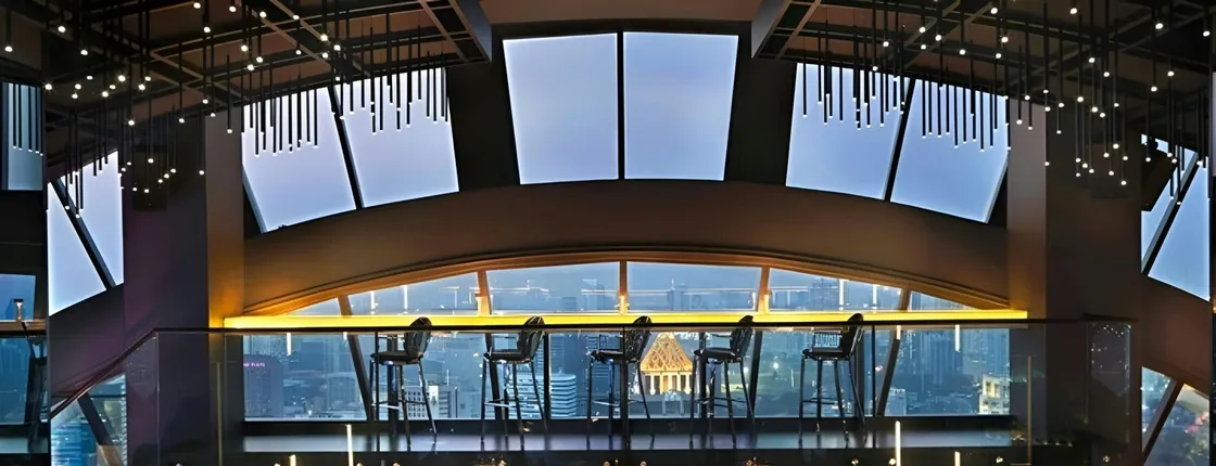 Bangkok one-hour open bar pass on the 60th floor with city views