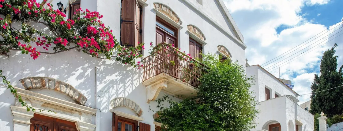 Santorini private guided cultural evening with Zorba dancing show