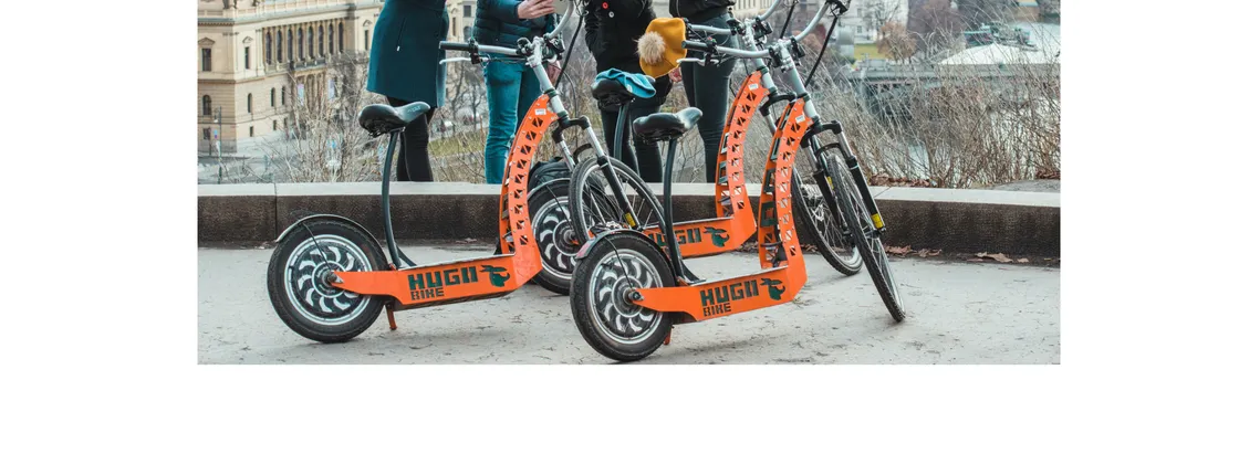 Private e-scooter viewpoints tour of Prague with pickup