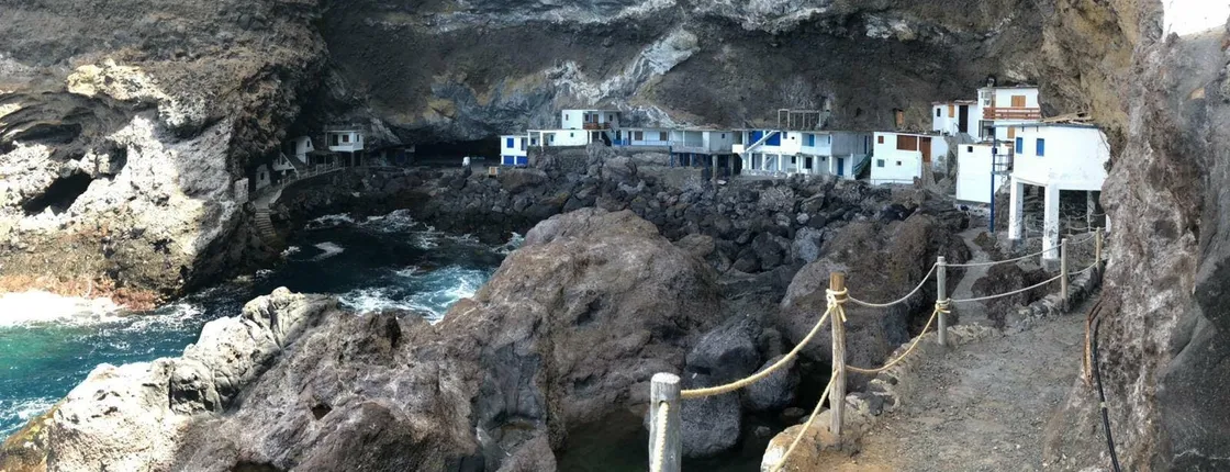 Full-day guided bus tour to El Porís de Candelaria