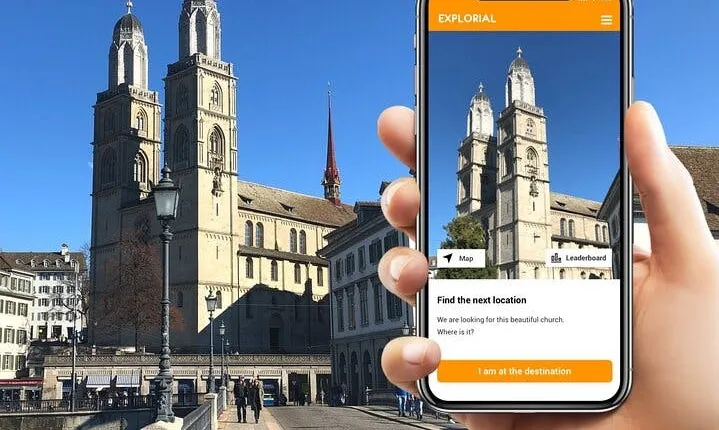 Zurich exploration walking tour with smartphone game