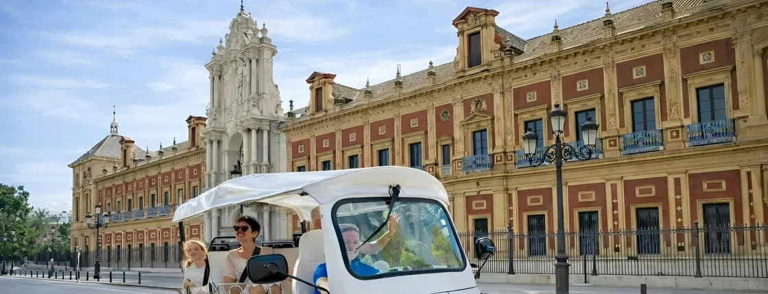 Seville 1-hour tuk tuk discovery tour with local guide
