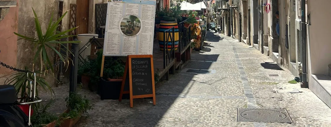 Cefalu walking tour with Sicilian nibbles and Prosecco