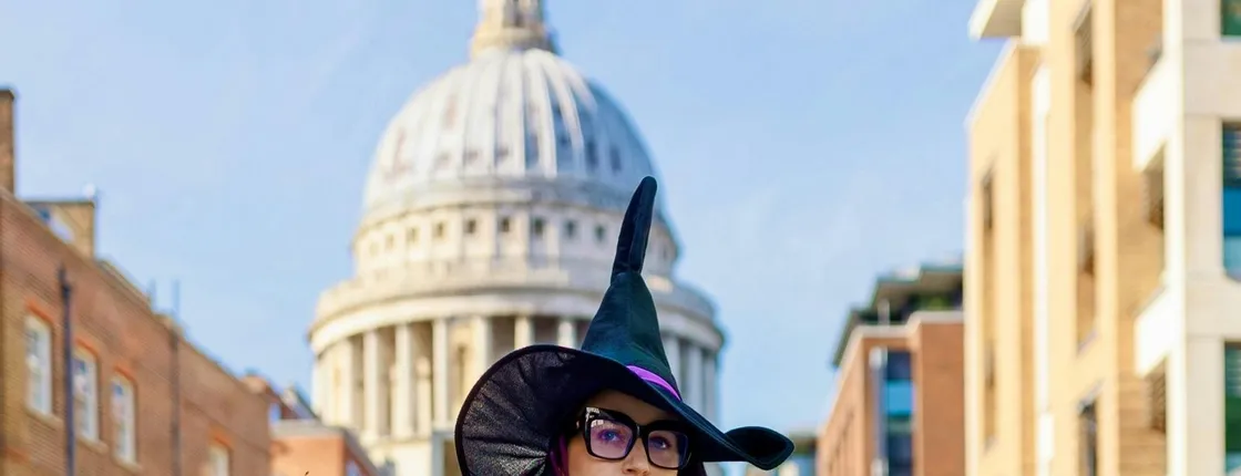London witches and history walking tour
