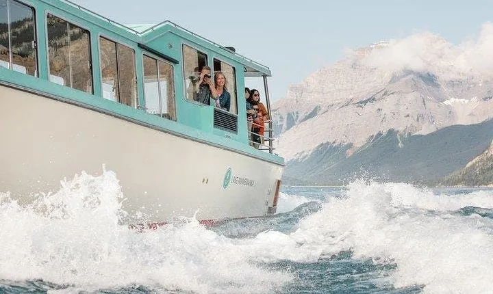 Lake Minnewanka cruise