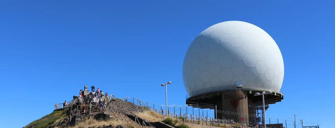 Arieiro Peak and Cristo Rei in open roof 4x4 tour