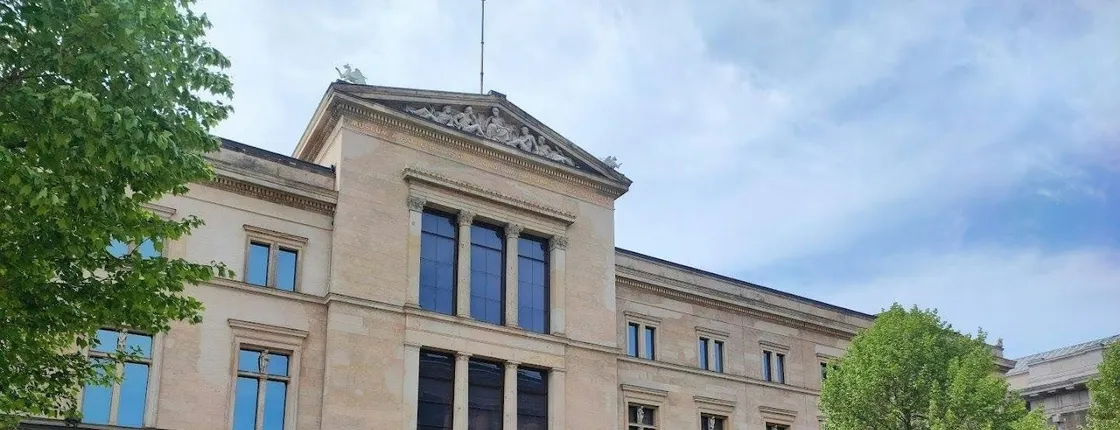 Self-guided audio tour of Berlin with Neues Museum access