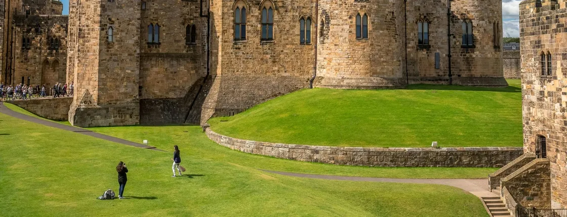 Alnwick Castle and the borders guided tour with tickets