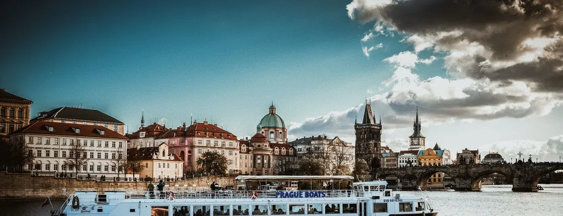 Prague by night dinner cruise