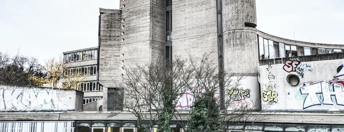 Guided bike tour in Steglitz - Architectural innovations