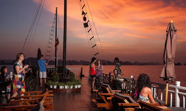 Standard Halong 2 days 1 night - overnight on cruise - Bai Tu Long routine