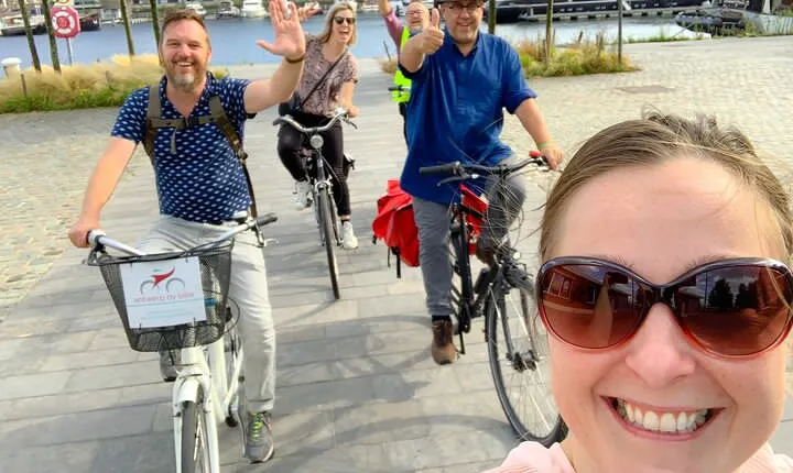 Guided Bike Tour: 2 Hours Highlights of Antwerp