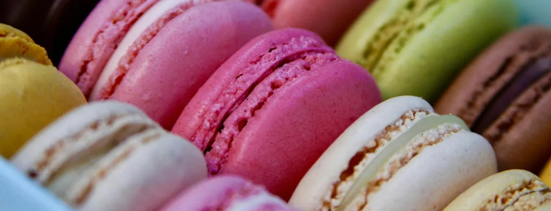 Parisian macaron baking class in a renowned bakery