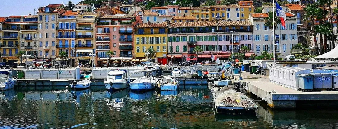Private walking tour of Cannes' architectural evolution