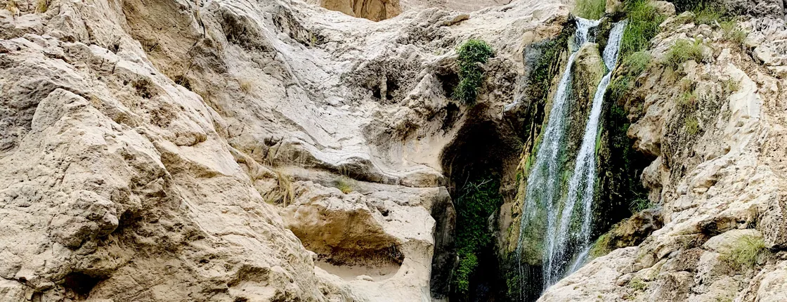 Private tour to Wadi Tiwi, Bimmah sinkhole and UNESCO-Qalhat from Muscat with lunch box
