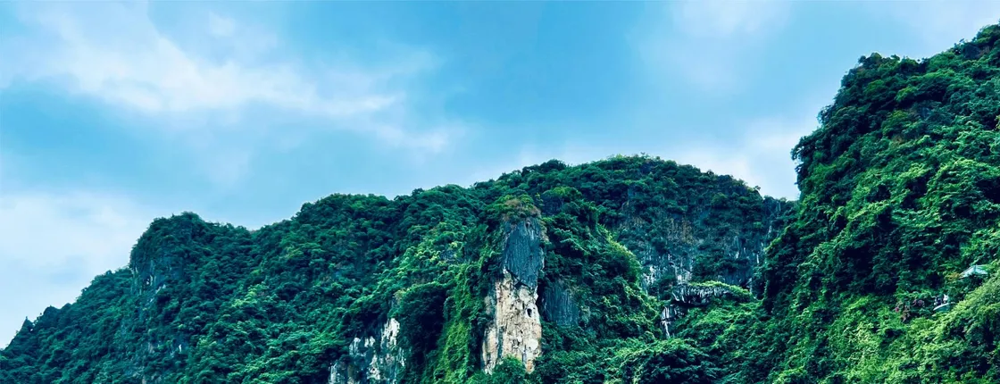 Ha Long Bay boat and caves full-day tour from Ha Noi