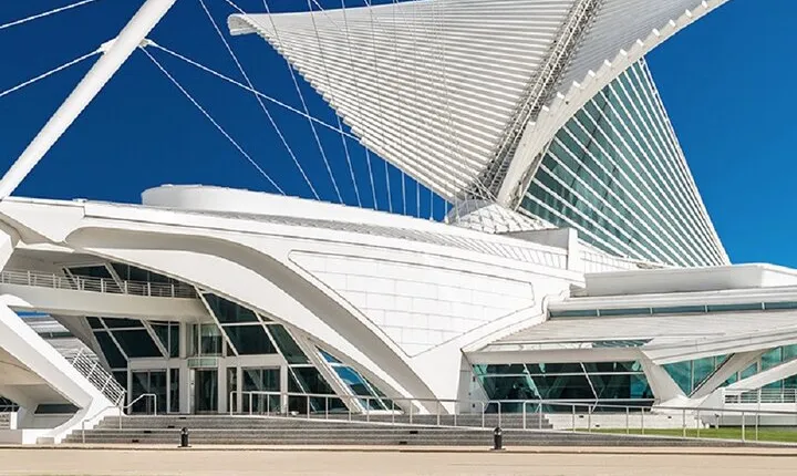 The Grand Walk: A Self-Guided Audio Tour through Milwaukee