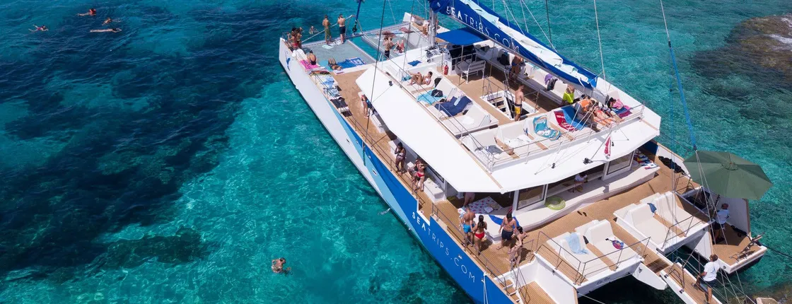 Malta beaches and bays catamaran sailing tour
