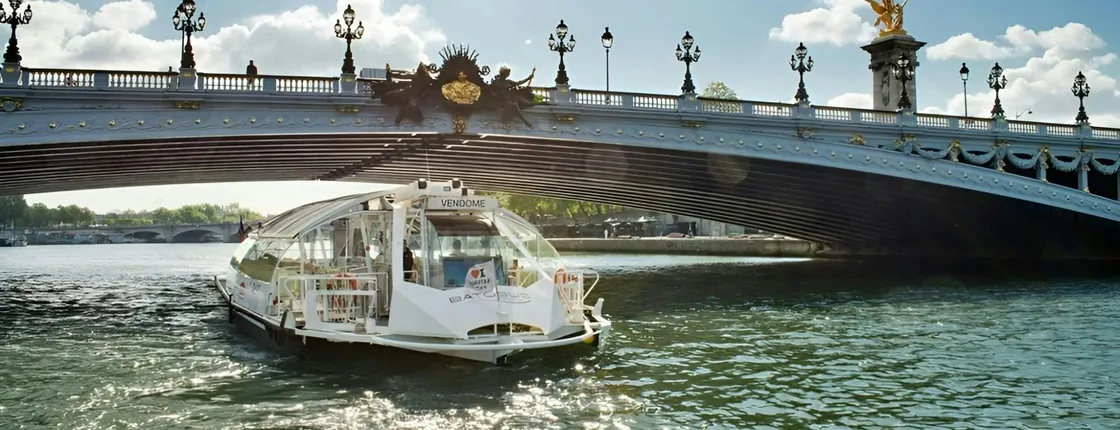 Batobus self-guided audio tour in Paris