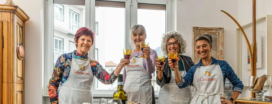 Market visit and cooking class at a Cesarina's home at Como