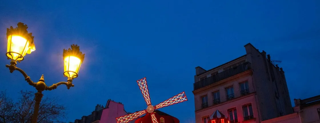 Moulin Rouge show and sightseeing cruise tickets
