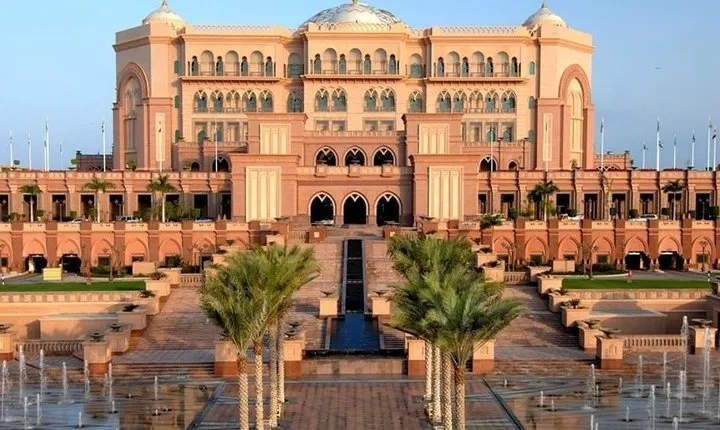 Abu Dhabi Sightseeing Tour from Dubai