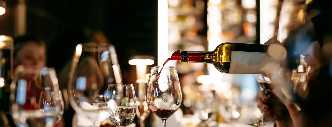 Guided wine tasting and food pairing dinner near the Pantheon