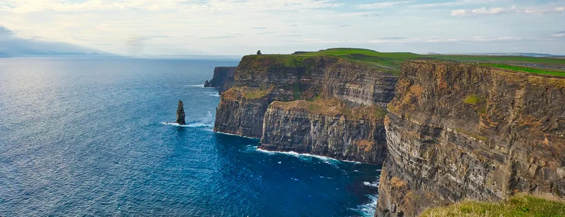 The Cliffs of Moher and Galway guided tour in Spanish