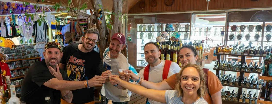 Puerto Morelos shopping tour with taco tastings