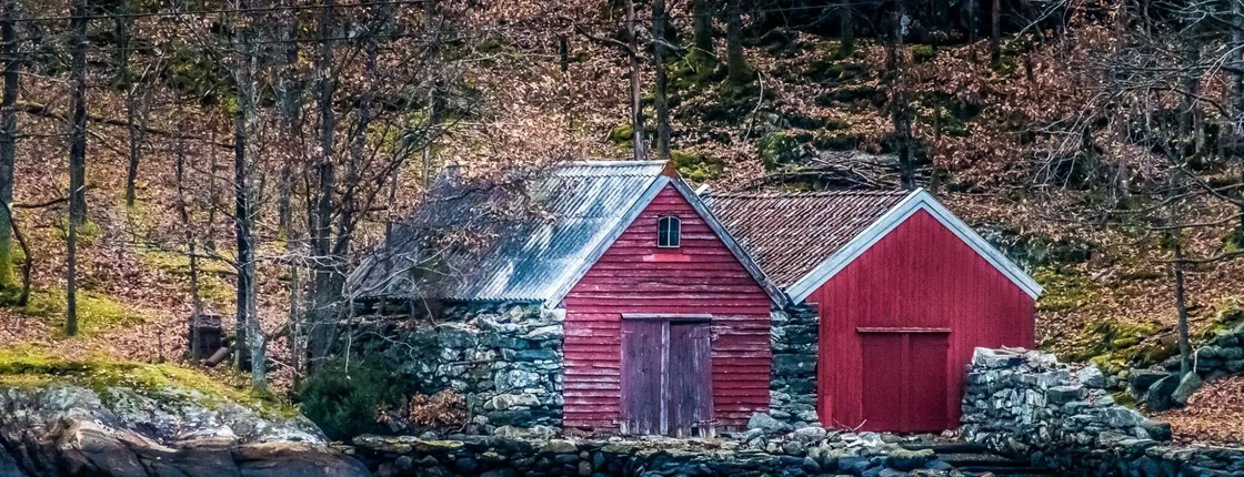 Private Hardangerfjord tour from Bergen with waterfalls
