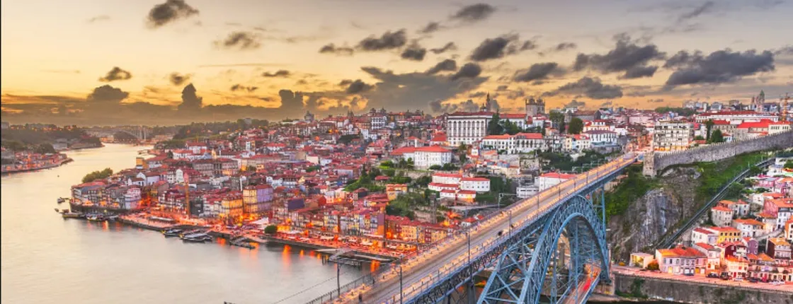 Small-group walking tour of the Douro River