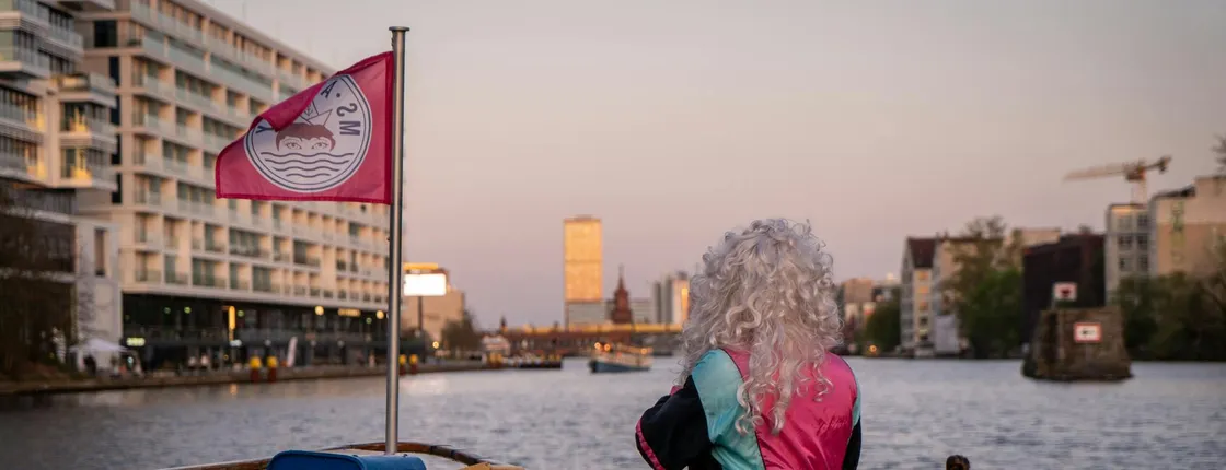Berlin boat tour with drag queen Audrey Naline