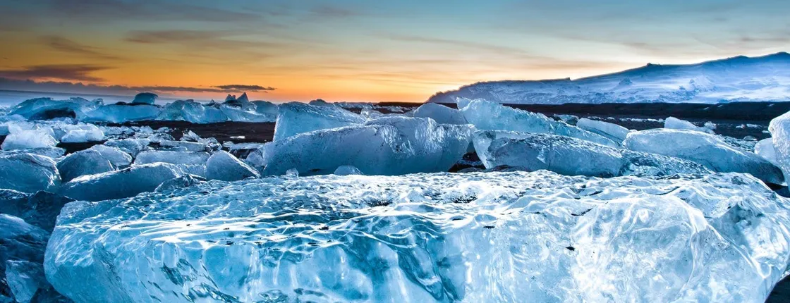 Glacier Lagoon Jökulsárlón day tour from Reykjavik