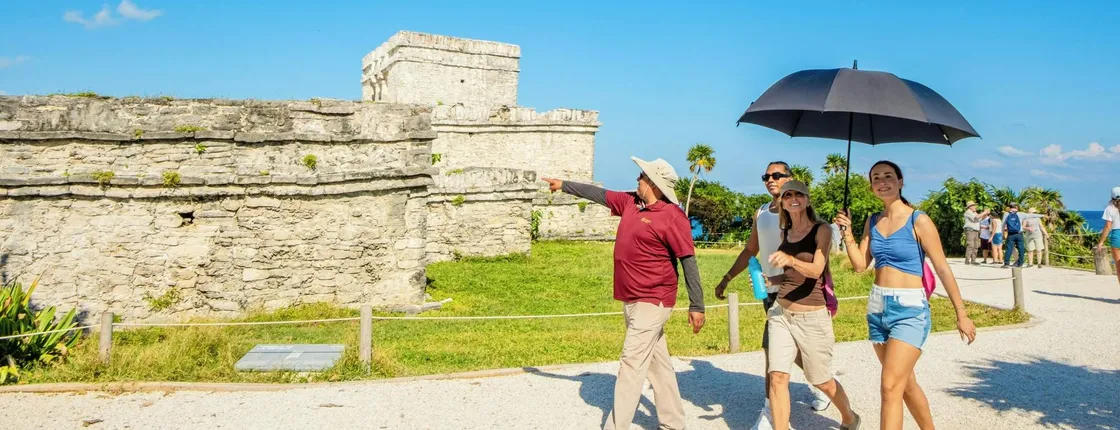 Day trip to the archaeological zone of Tulum and Cenote