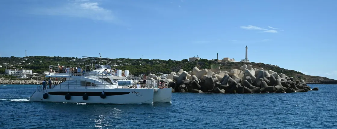 Yacht cruise from Torre Vado - Utopia boat