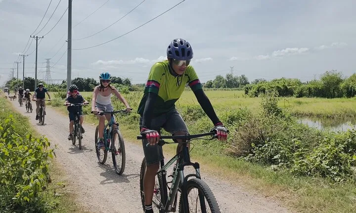 Local Livelihood Half Day Bike Tour in Battambang