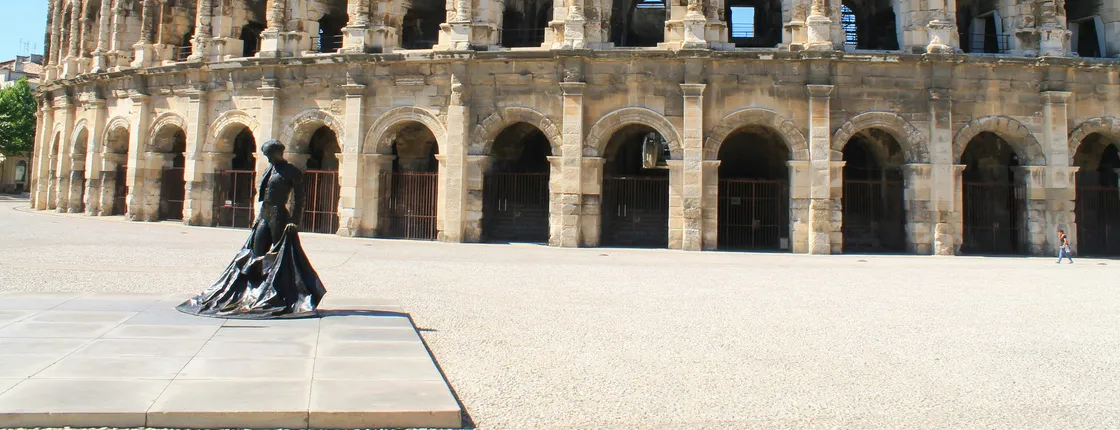 Private walking tour of Nîmes historical center
