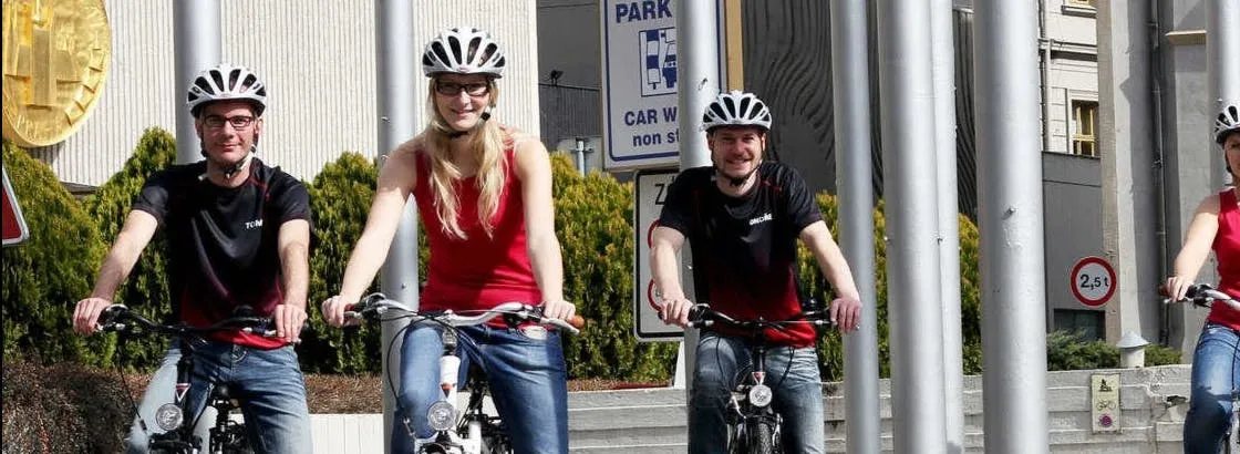 3 hour small group bike sightseeing tour in Prague