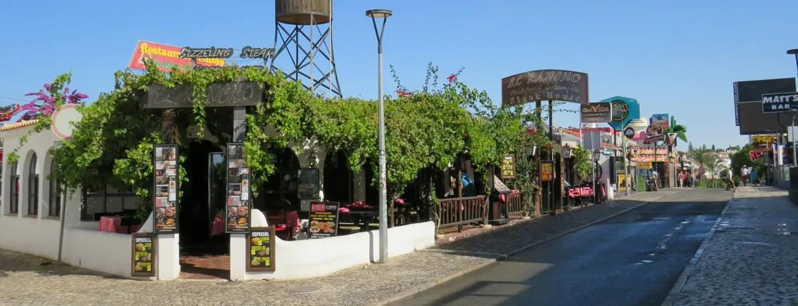 Self-guided scavenger hunt in Albufeira Strip