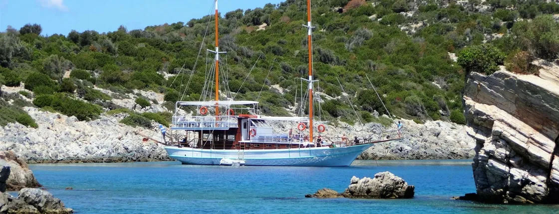 Samos sunset boat cruise