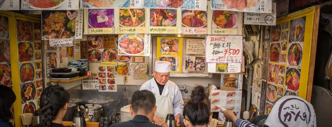 Morning guided tour of Tsukiji fish market with breakfast