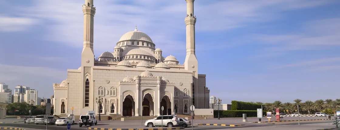 Sharjah Pearl of the Gulf city tour from Dubai