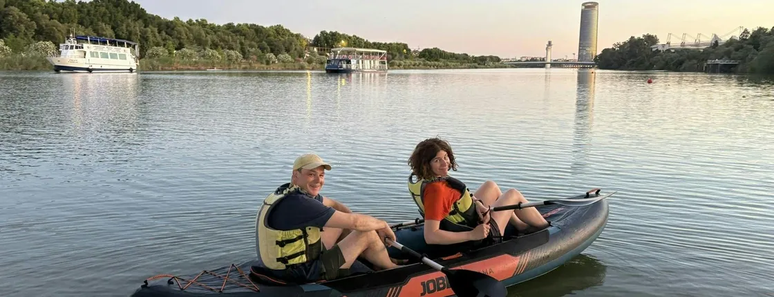1- or 2-hour kayak rental in Seville
