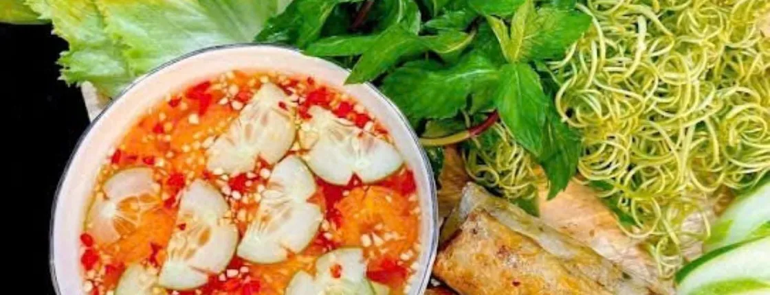 Farm-to-table experience at Tra Que with cooking class