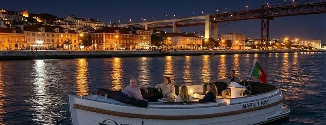 2-hour night yacht tour on the Tagus River